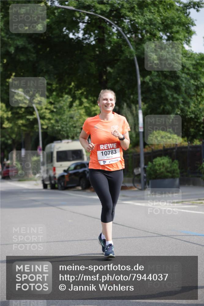 15.06.2025 - REWE Women's Run Jannik Wohlers http://msf.ph/oto/7944037 15.06.2025 08:47:24 Laufen 10783 meine-sportfotos.de