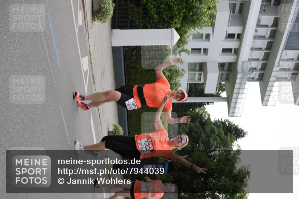 15.06.2025 - REWE Women's Run Jannik Wohlers http://msf.ph/oto/7944039 15.06.2025 08:29:11 Laufen 10718, 10632, 10492 meine-sportfotos.de