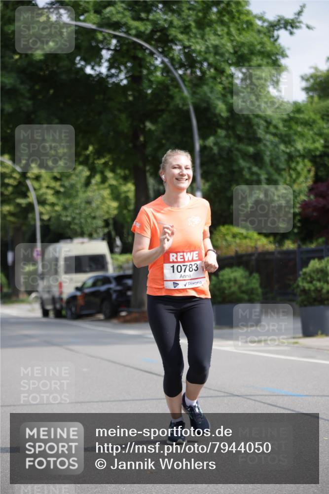 15.06.2025 - REWE Women's Run Jannik Wohlers http://msf.ph/oto/7944050 15.06.2025 08:47:24 Laufen 10783 meine-sportfotos.de