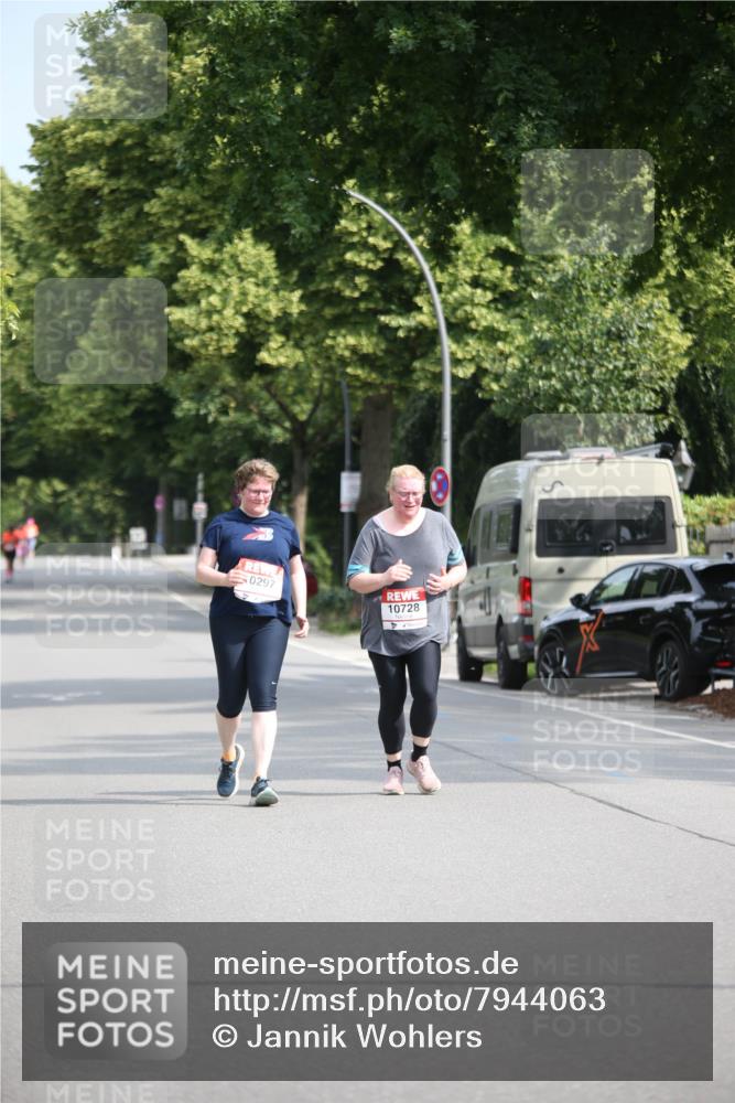 15.06.2025 - REWE Women's Run Jannik Wohlers http://msf.ph/oto/7944063 15.06.2025 10:03:10 Laufen 10728 meine-sportfotos.de