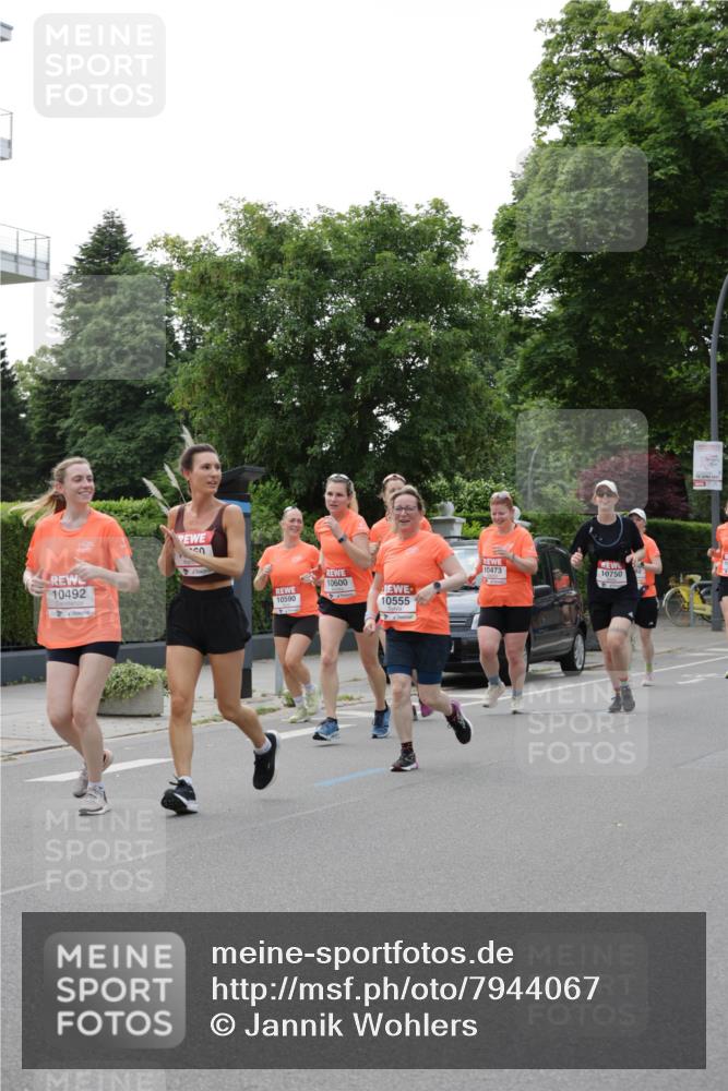 15.06.2025 - REWE Women's Run Jannik Wohlers http://msf.ph/oto/7944067 15.06.2025 08:29:12 Laufen 10492, 10555 meine-sportfotos.de