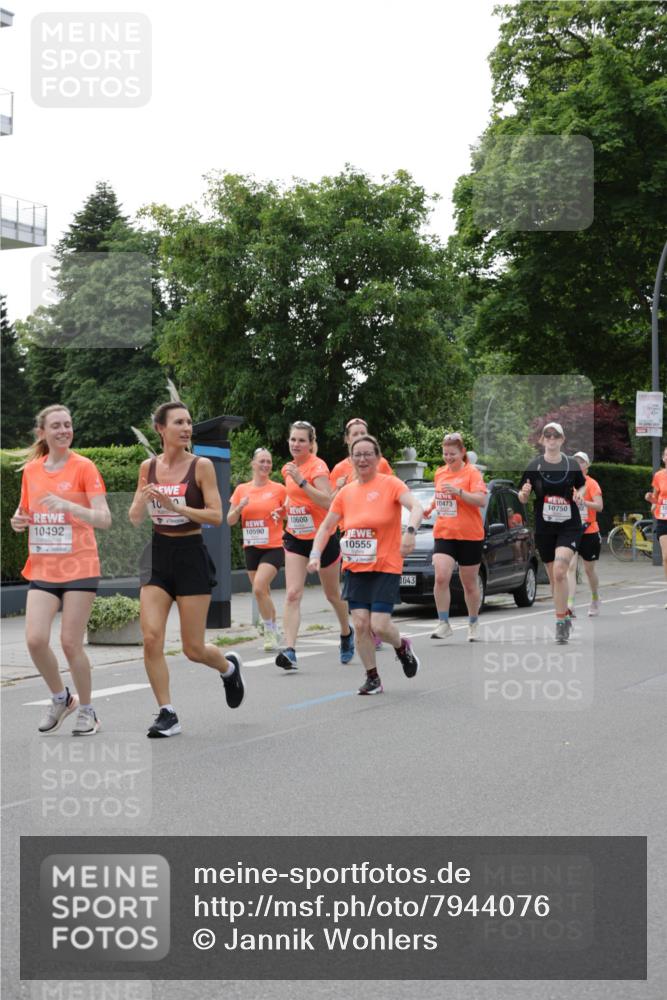15.06.2025 - REWE Women's Run Jannik Wohlers http://msf.ph/oto/7944076 15.06.2025 08:29:12 Laufen 10492 meine-sportfotos.de