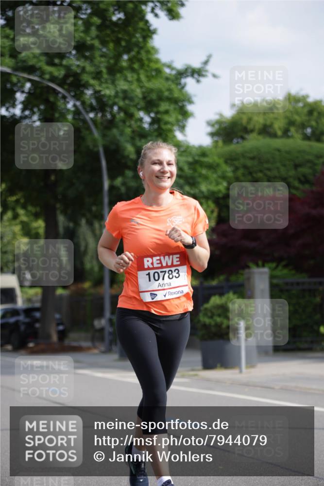 15.06.2025 - REWE Women's Run Jannik Wohlers http://msf.ph/oto/7944079 15.06.2025 08:47:24 Laufen 10783 meine-sportfotos.de