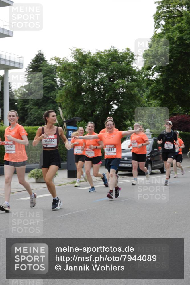15.06.2025 - REWE Women's Run Jannik Wohlers http://msf.ph/oto/7944089 15.06.2025 08:29:13 Laufen 10492, 10360, 10600, 10555, 2043, 10750 meine-sportfotos.de