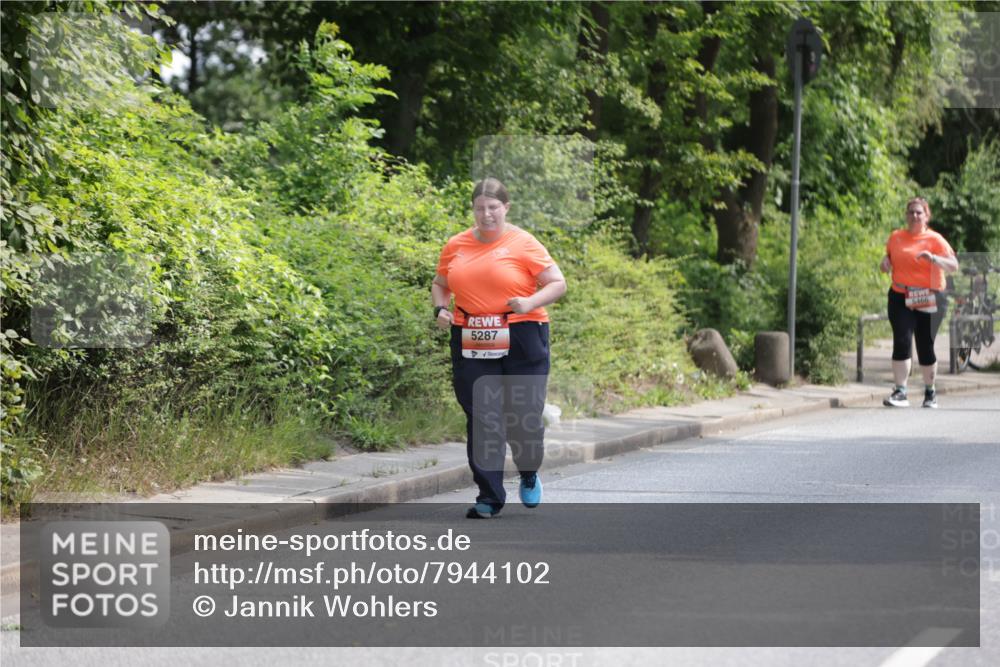 15.06.2025 - REWE Women's Run Jannik Wohlers http://msf.ph/oto/7944102 15.06.2025 10:17:01 Laufen 5287 meine-sportfotos.de