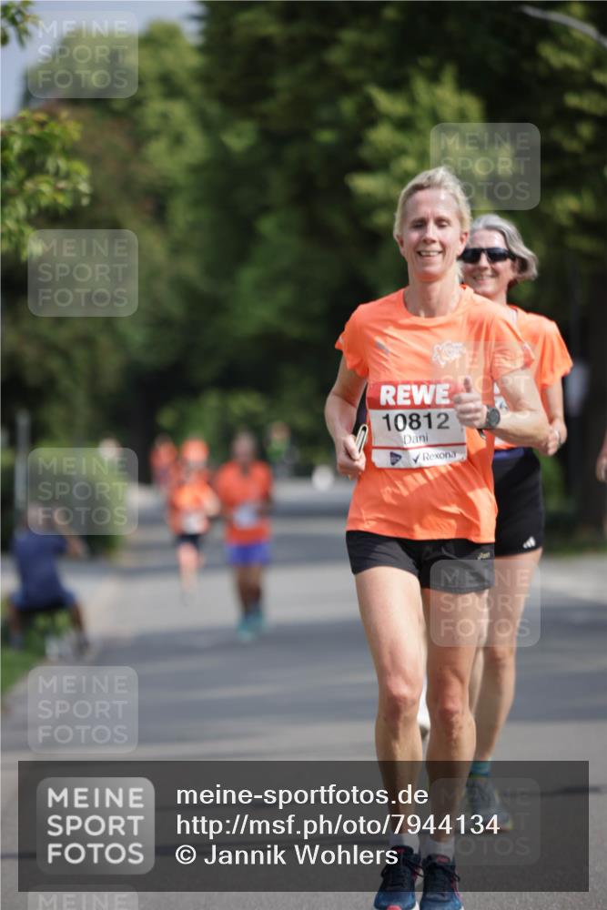 15.06.2025 - REWE Women's Run Jannik Wohlers http://msf.ph/oto/7944134 15.06.2025 08:47:29 Laufen 10812 meine-sportfotos.de