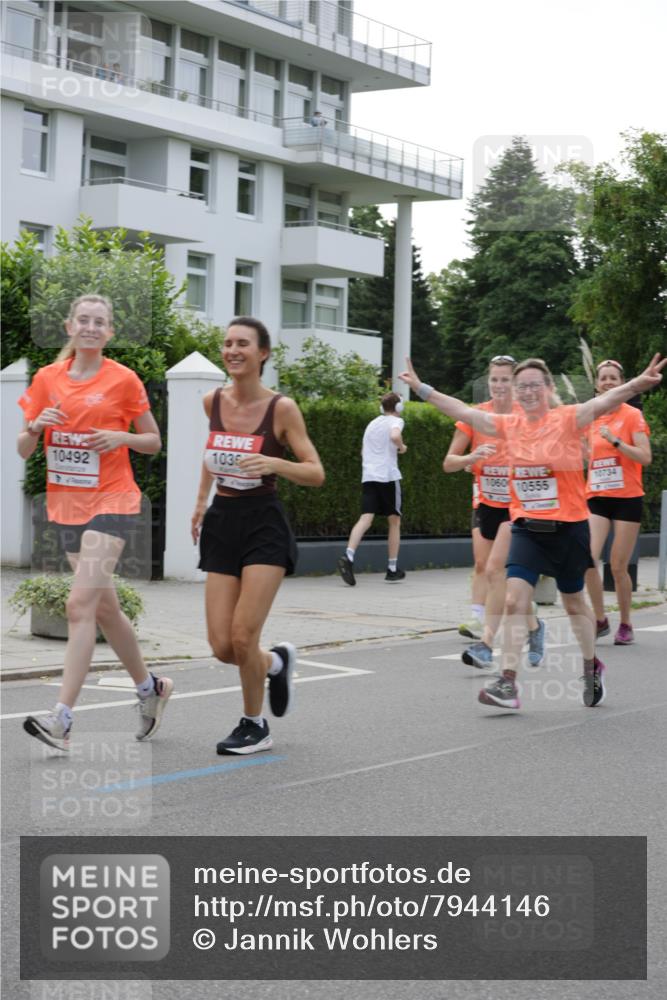 15.06.2025 - REWE Women's Run Jannik Wohlers http://msf.ph/oto/7944146 15.06.2025 08:29:14 Laufen 10600555, 1036, 10492 meine-sportfotos.de