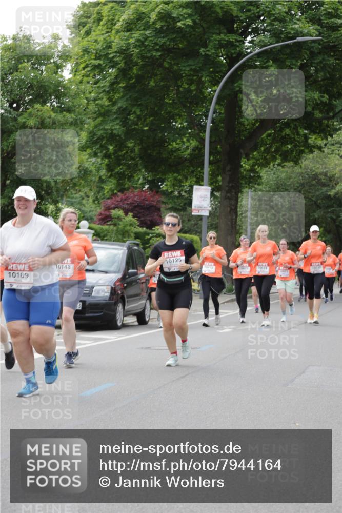 15.06.2025 - REWE Women's Run Jannik Wohlers http://msf.ph/oto/7944164 15.06.2025 08:29:19 Laufen 10125, 10148, 10472, 0870, 10674, 10532, 10169, 3 meine-sportfotos.de