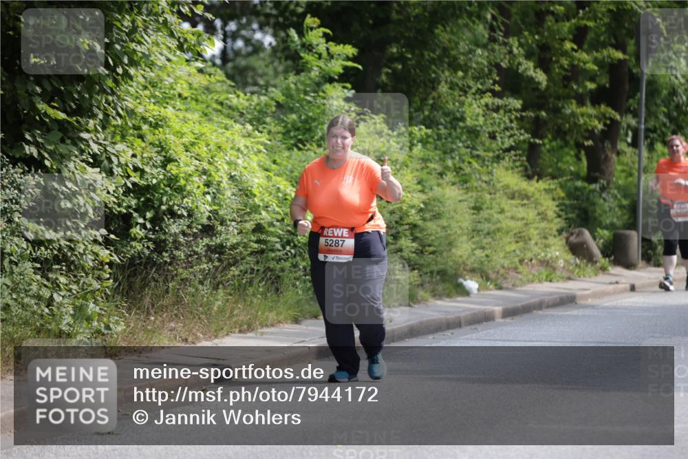 15.06.2025 - REWE Women's Run Jannik Wohlers http://msf.ph/oto/7944172 15.06.2025 10:17:03 Laufen 5287, 6466 meine-sportfotos.de