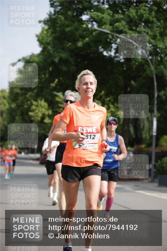 15.06.2025 - REWE Women's Run Jannik Wohlers http://msf.ph/oto/7944192 15.06.2025 08:47:30 Laufen 812 meine-sportfotos.de