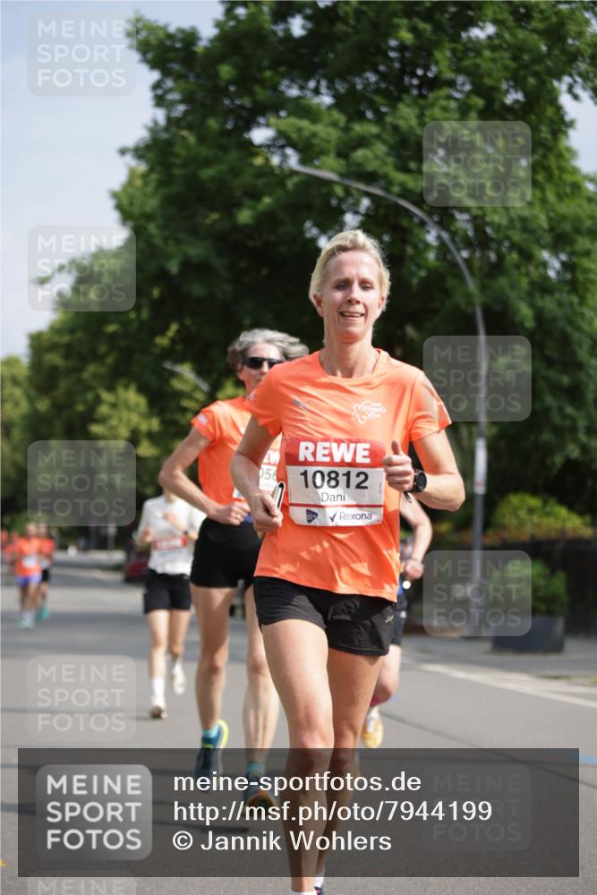 15.06.2025 - REWE Women's Run Jannik Wohlers http://msf.ph/oto/7944199 15.06.2025 08:47:31 Laufen 056, 10812 meine-sportfotos.de