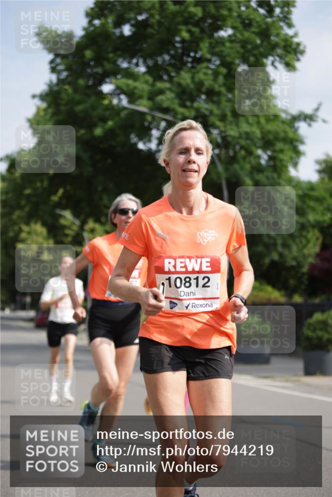 15.06.2025 - REWE Women's Run Jannik Wohlers http://msf.ph/oto/7944219 15.06.2025 08:47:31 Laufen 10812 meine-sportfotos.de