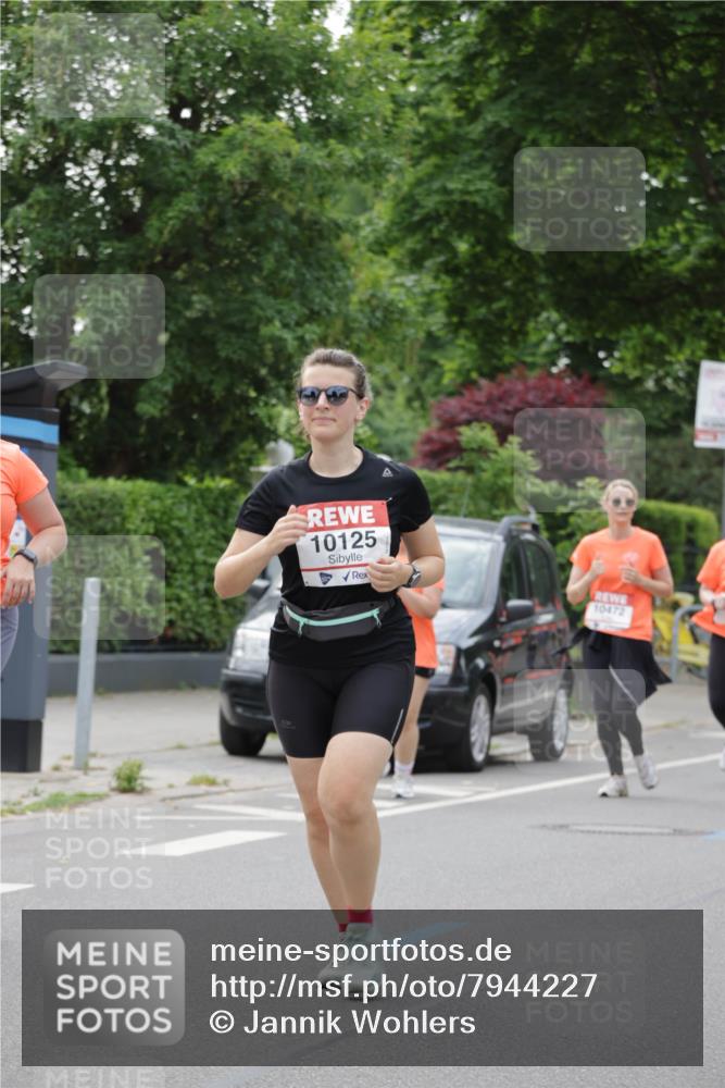 15.06.2025 - REWE Women's Run Jannik Wohlers http://msf.ph/oto/7944227 15.06.2025 08:29:21 Laufen 10125, 10472 meine-sportfotos.de