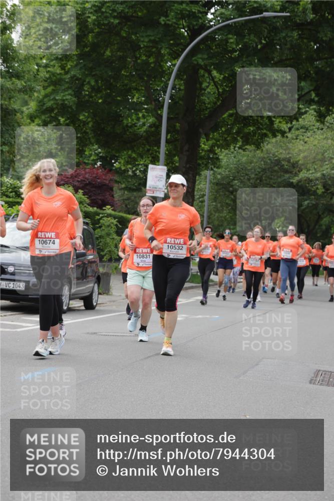 15.06.2025 - REWE Women's Run Jannik Wohlers http://msf.ph/oto/7944304 15.06.2025 08:29:23 Laufen 1043, 10674, 10532, 10831 meine-sportfotos.de