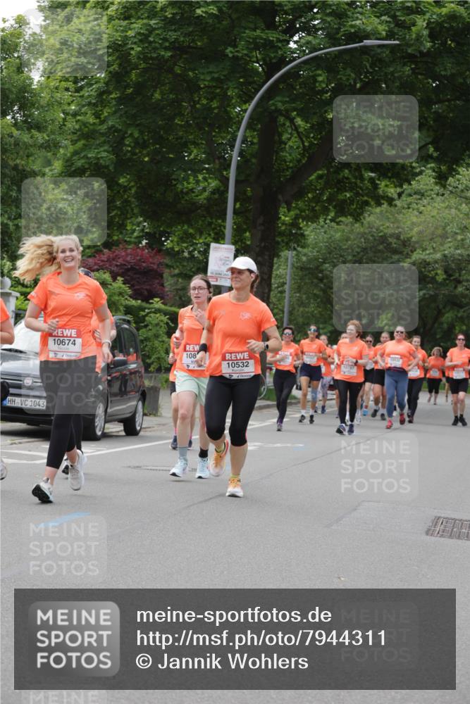 15.06.2025 - REWE Women's Run Jannik Wohlers http://msf.ph/oto/7944311 15.06.2025 08:29:23 Laufen 1043, 10674, 108, 10532, 10430, 10757 meine-sportfotos.de