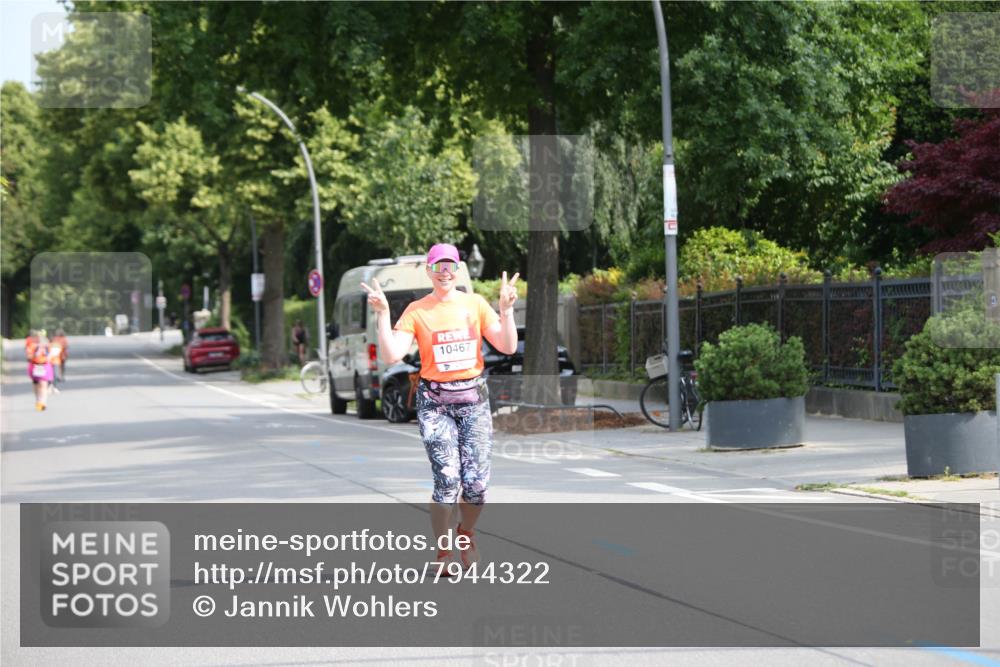 15.06.2025 - REWE Women's Run Jannik Wohlers http://msf.ph/oto/7944322 15.06.2025 10:04:32 Laufen 10467 meine-sportfotos.de