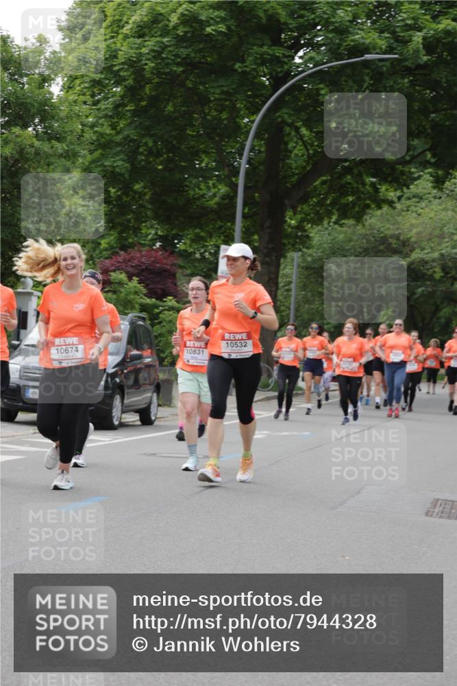 15.06.2025 - REWE Women's Run Jannik Wohlers http://msf.ph/oto/7944328 15.06.2025 08:29:24 Laufen 10532, 10674, 10831 meine-sportfotos.de