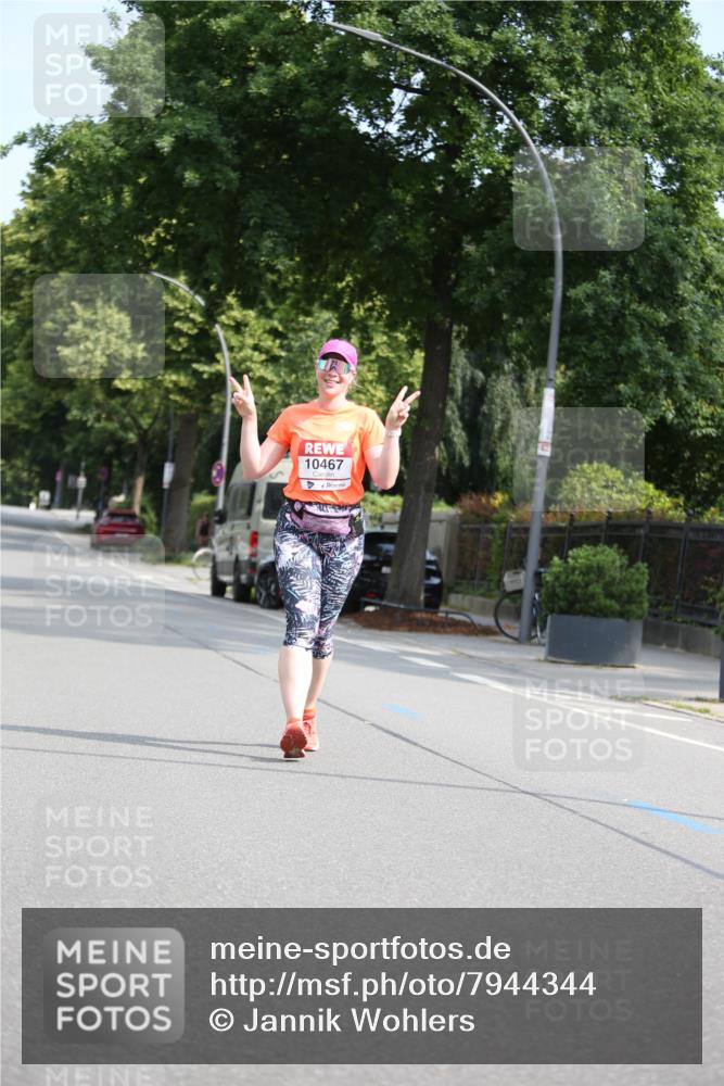 15.06.2025 - REWE Women's Run Jannik Wohlers http://msf.ph/oto/7944344 15.06.2025 10:04:33 Laufen 10467 meine-sportfotos.de