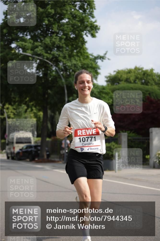 15.06.2025 - REWE Women's Run Jannik Wohlers http://msf.ph/oto/7944345 15.06.2025 08:47:34 Laufen 10771 meine-sportfotos.de