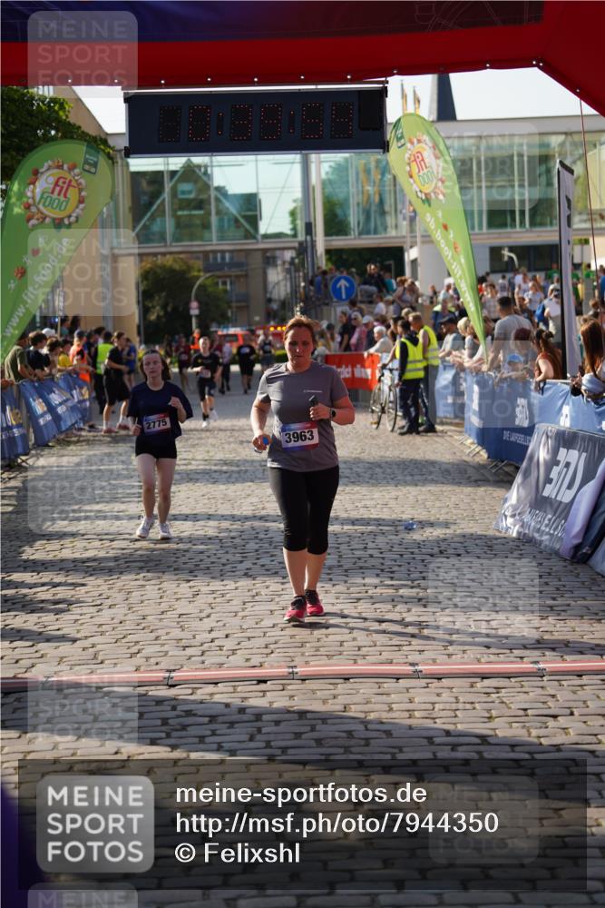 13.06.2025 - Holstenköstenlauf Felixshl http://msf.ph/oto/7944350 13.06.2025 18:09:55 Laufen 2734, 3963 meine-sportfotos.de