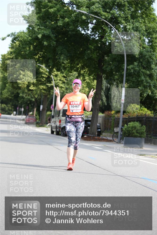 15.06.2025 - REWE Women's Run Jannik Wohlers http://msf.ph/oto/7944351 15.06.2025 10:04:33 Laufen 10467 meine-sportfotos.de