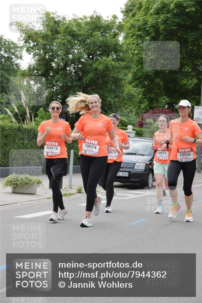 15.06.2025 - REWE Women's Run Jannik Wohlers http://msf.ph/oto/7944362 15.06.2025 08:29:24 Laufen 10472, 10674, 0870, 10831, 10532, 1043 meine-sportfotos.de