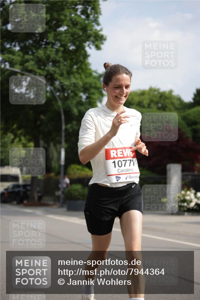 15.06.2025 - REWE Women's Run Jannik Wohlers http://msf.ph/oto/7944364 15.06.2025 08:47:34 Laufen 10771 meine-sportfotos.de
