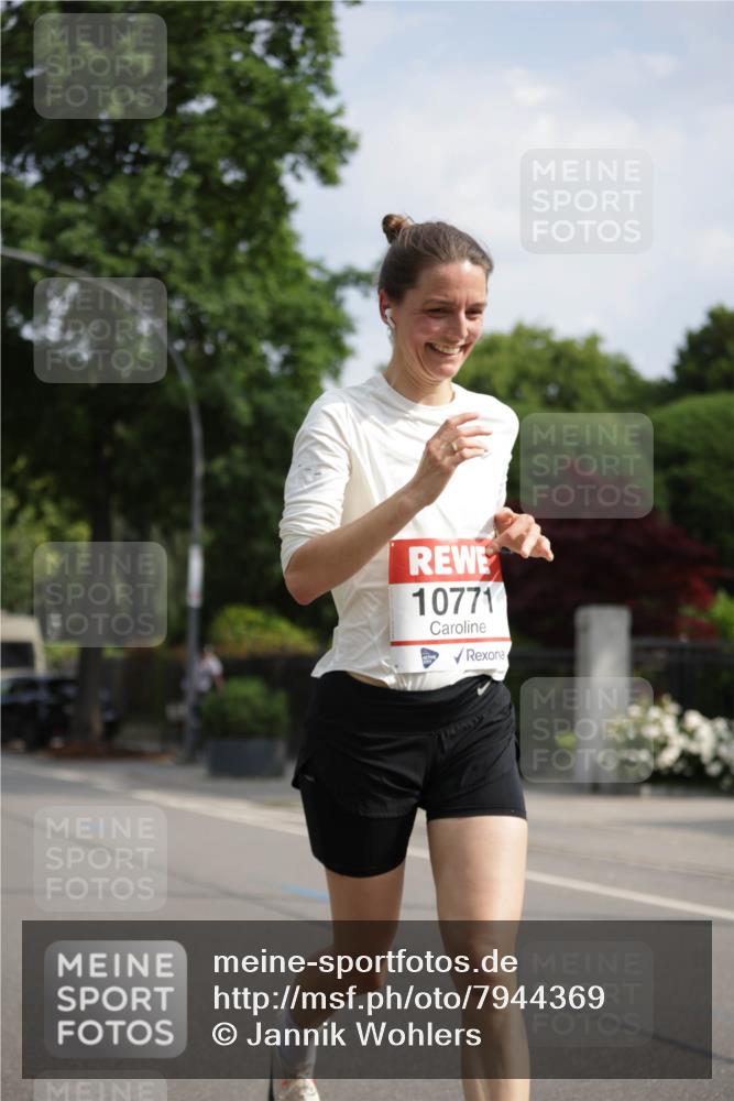 15.06.2025 - REWE Women's Run Jannik Wohlers http://msf.ph/oto/7944369 15.06.2025 08:47:34 Laufen 10771 meine-sportfotos.de