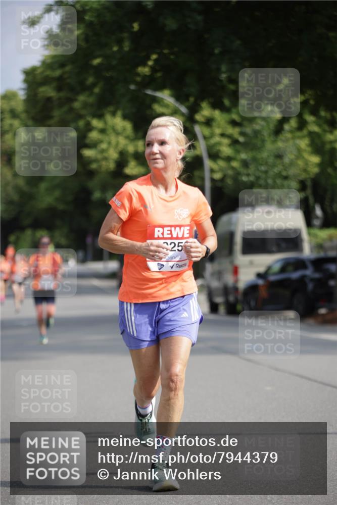 15.06.2025 - REWE Women's Run Jannik Wohlers http://msf.ph/oto/7944379 15.06.2025 08:47:39 Laufen 25 meine-sportfotos.de