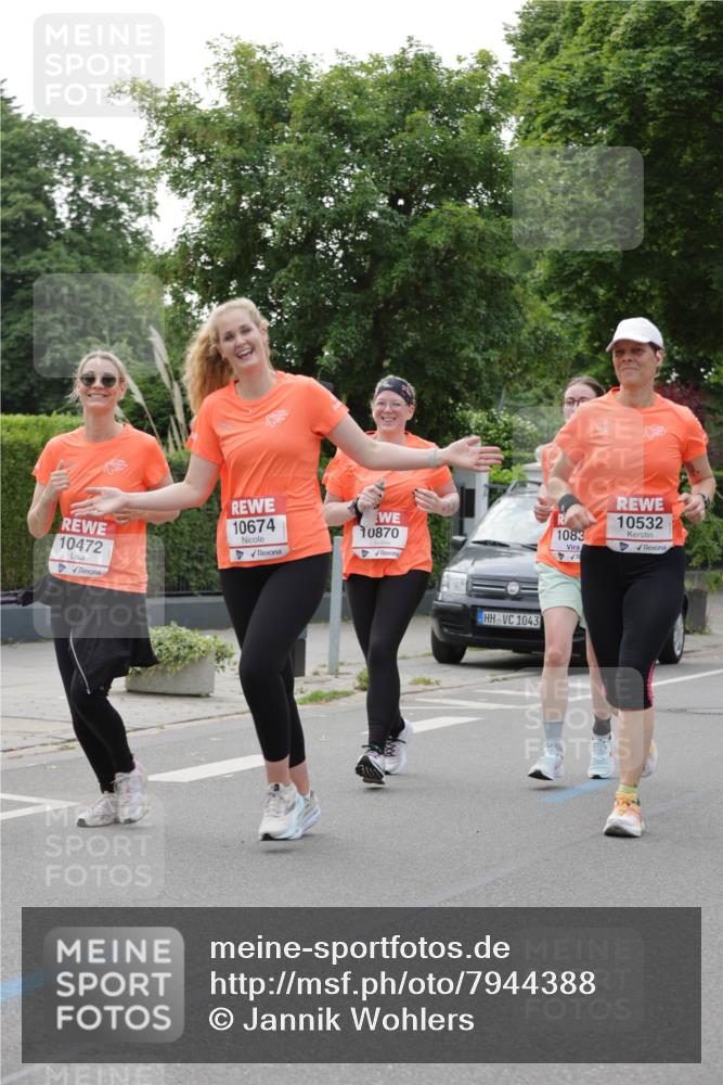15.06.2025 - REWE Women's Run Jannik Wohlers http://msf.ph/oto/7944388 15.06.2025 08:29:25 Laufen 10472, 10674, 10870, 1083, 10532, 1043 meine-sportfotos.de