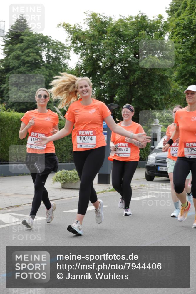 15.06.2025 - REWE Women's Run Jannik Wohlers http://msf.ph/oto/7944406 15.06.2025 08:29:25 Laufen 10, 10674, 10870, 108, 1053 meine-sportfotos.de