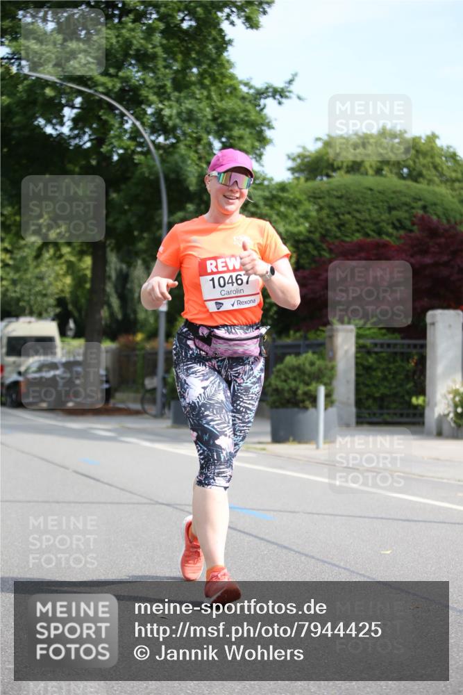 15.06.2025 - REWE Women's Run Jannik Wohlers http://msf.ph/oto/7944425 15.06.2025 10:04:36 Laufen 10467 meine-sportfotos.de