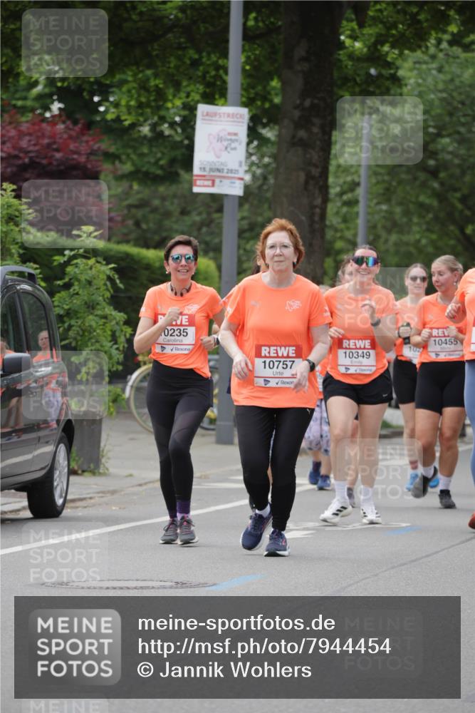 15.06.2025 - REWE Women's Run Jannik Wohlers http://msf.ph/oto/7944454 15.06.2025 08:29:27 Laufen 0235, 15, 2025, 103, 10349, 10757, 10455 meine-sportfotos.de