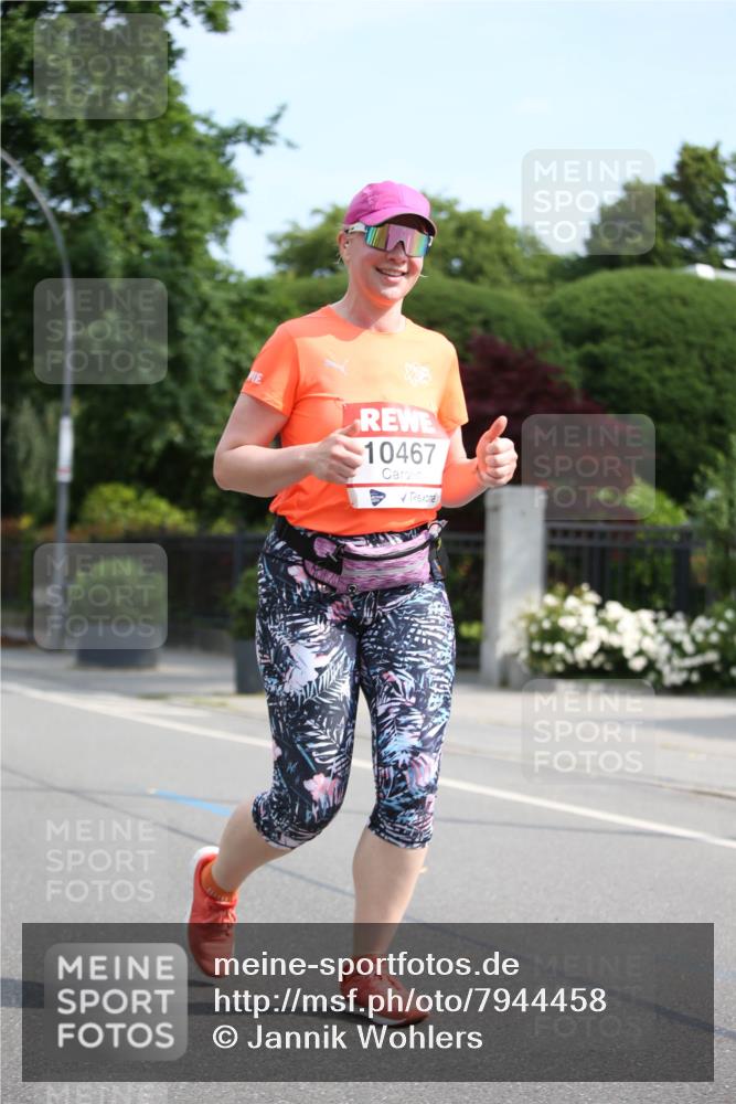 15.06.2025 - REWE Women's Run Jannik Wohlers http://msf.ph/oto/7944458 15.06.2025 10:04:36 Laufen 10467 meine-sportfotos.de