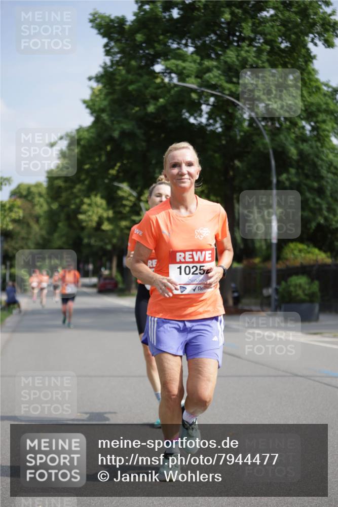 15.06.2025 - REWE Women's Run Jannik Wohlers http://msf.ph/oto/7944477 15.06.2025 08:47:40 Laufen 1025 meine-sportfotos.de