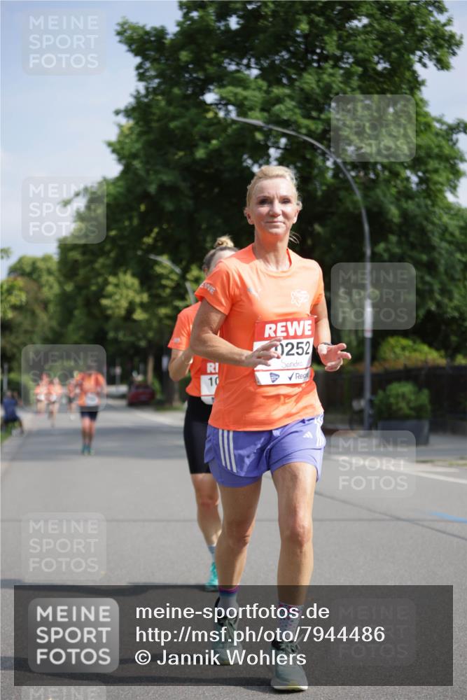 15.06.2025 - REWE Women's Run Jannik Wohlers http://msf.ph/oto/7944486 15.06.2025 08:47:40 Laufen 0252 meine-sportfotos.de