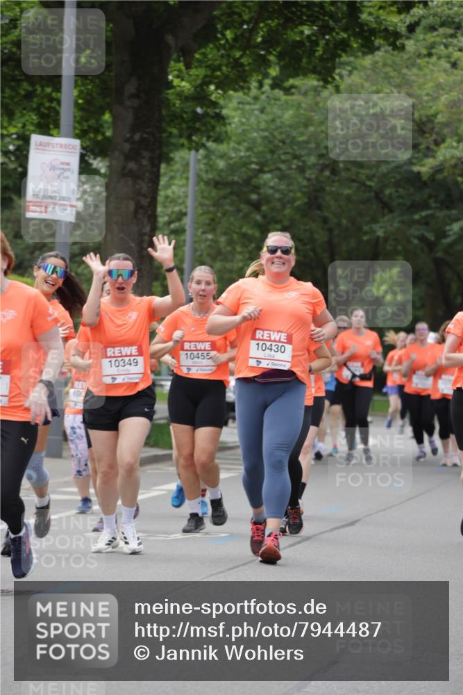 15.06.2025 - REWE Women's Run Jannik Wohlers http://msf.ph/oto/7944487 15.06.2025 08:29:28 Laufen 10430, 10455, 10349 meine-sportfotos.de