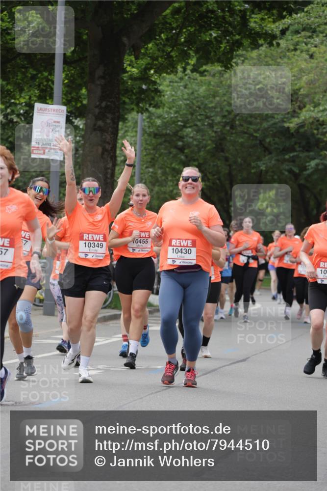 15.06.2025 - REWE Women's Run Jannik Wohlers http://msf.ph/oto/7944510 15.06.2025 08:29:28 Laufen 15, 2, 0455, 10349, 10430, 57 meine-sportfotos.de