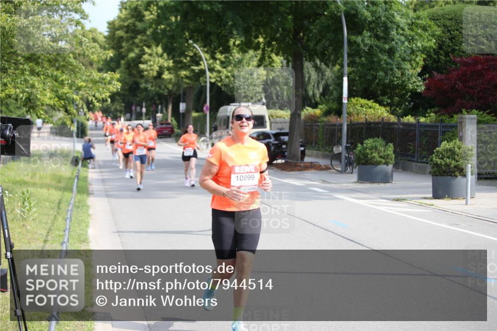 15.06.2025 - REWE Women's Run Jannik Wohlers http://msf.ph/oto/7944514 15.06.2025 09:43:44 Laufen 10099 meine-sportfotos.de