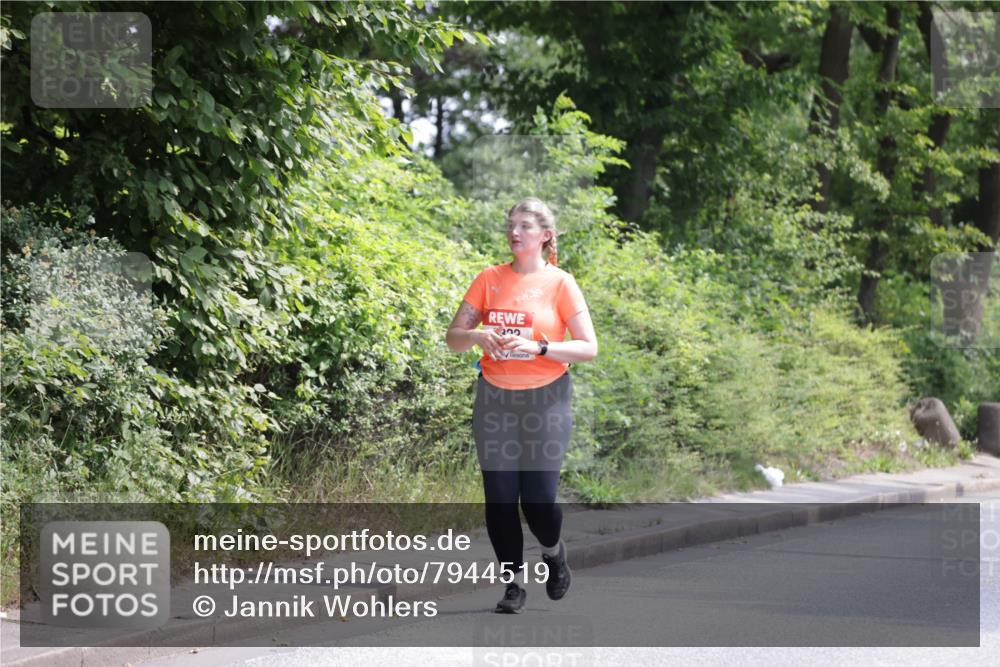 15.06.2025 - REWE Women's Run Jannik Wohlers http://msf.ph/oto/7944519 15.06.2025 10:17:51 Laufen 322 meine-sportfotos.de