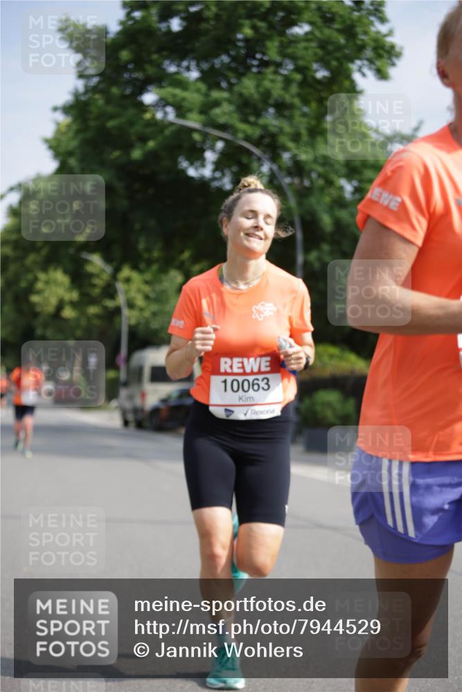 15.06.2025 - REWE Women's Run Jannik Wohlers http://msf.ph/oto/7944529 15.06.2025 08:47:41 Laufen 10063 meine-sportfotos.de