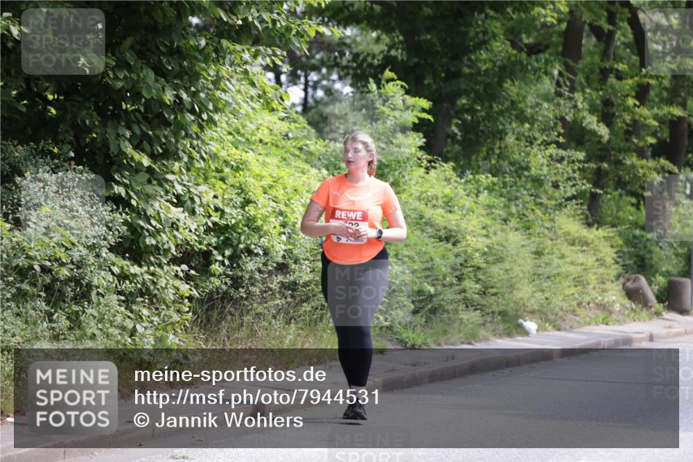 15.06.2025 - REWE Women's Run Jannik Wohlers http://msf.ph/oto/7944531 15.06.2025 10:17:51 Laufen 32 meine-sportfotos.de