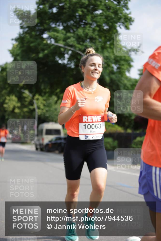 15.06.2025 - REWE Women's Run Jannik Wohlers http://msf.ph/oto/7944536 15.06.2025 08:47:41 Laufen 10063 meine-sportfotos.de
