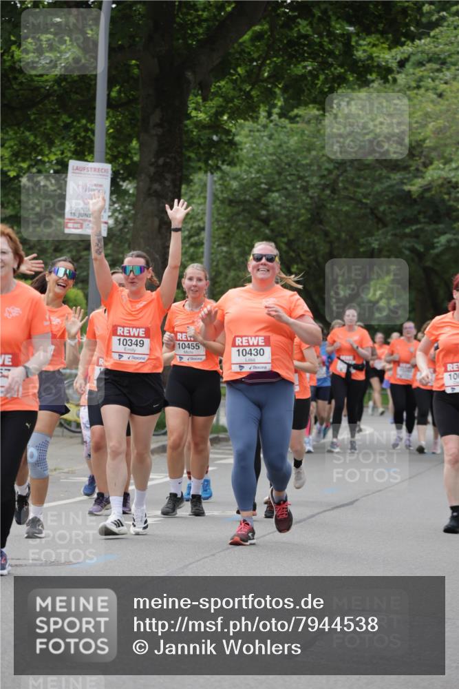 15.06.2025 - REWE Women's Run Jannik Wohlers http://msf.ph/oto/7944538 15.06.2025 08:29:28 Laufen 10349, 10455, 10430 meine-sportfotos.de