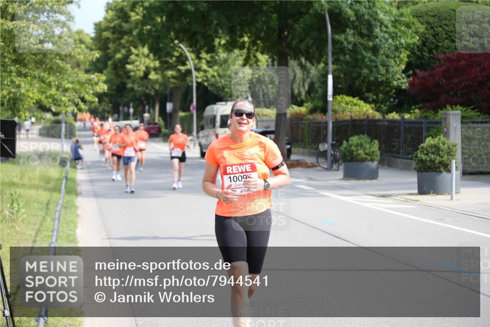 15.06.2025 - REWE Women's Run Jannik Wohlers http://msf.ph/oto/7944541 15.06.2025 09:43:45 Laufen 1009 meine-sportfotos.de