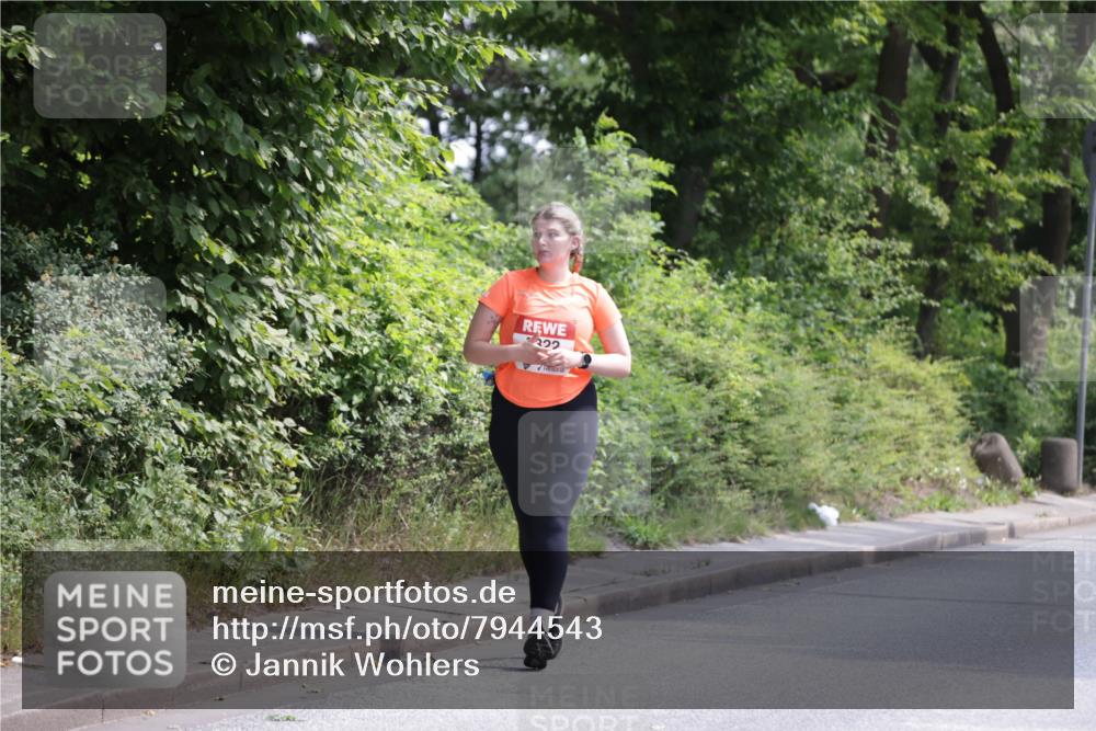 15.06.2025 - REWE Women's Run Jannik Wohlers http://msf.ph/oto/7944543 15.06.2025 10:17:51 Laufen 322 meine-sportfotos.de