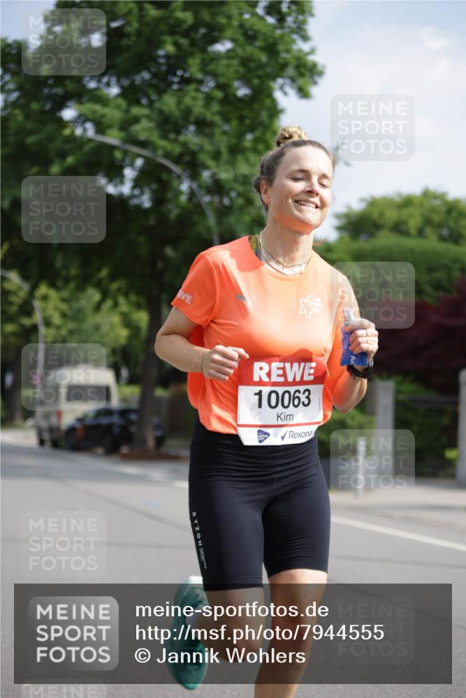 15.06.2025 - REWE Women's Run Jannik Wohlers http://msf.ph/oto/7944555 15.06.2025 08:47:41 Laufen 10063 meine-sportfotos.de