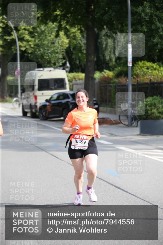 15.06.2025 - REWE Women's Run Jannik Wohlers http://msf.ph/oto/7944556 15.06.2025 09:43:49 Laufen 10499 meine-sportfotos.de