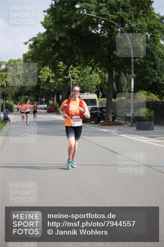 15.06.2025 - REWE Women's Run Jannik Wohlers http://msf.ph/oto/7944557 15.06.2025 08:47:45 Laufen 10591 meine-sportfotos.de