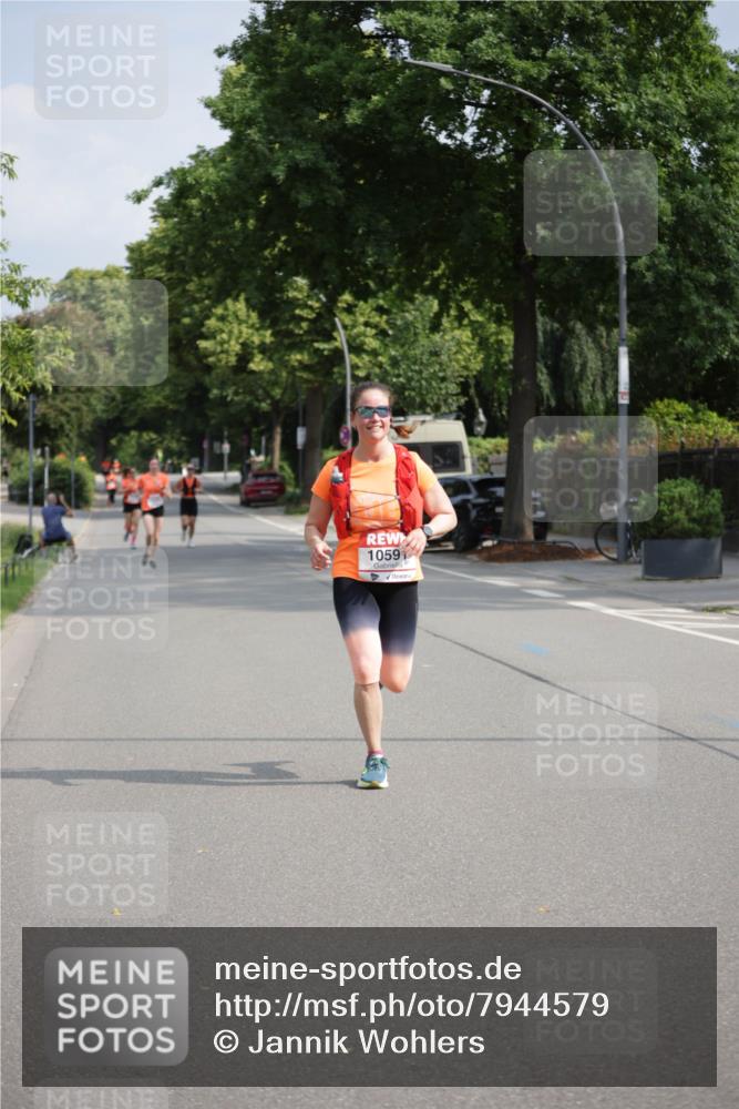15.06.2025 - REWE Women's Run Jannik Wohlers http://msf.ph/oto/7944579 15.06.2025 08:47:45 Laufen 1059 meine-sportfotos.de
